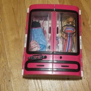 Barbie fashionista portable Closet
